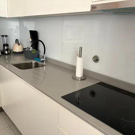 Moderno Frente Al Mar Apartamento